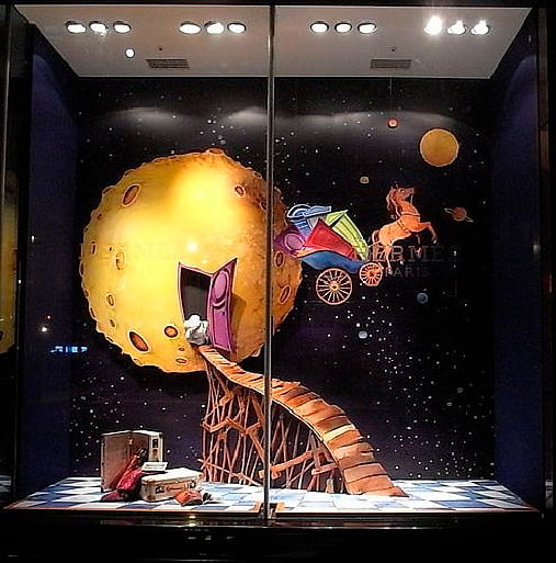 Интеграция наружной рекламы в витрины и светопрозрачные конструкции магазинов