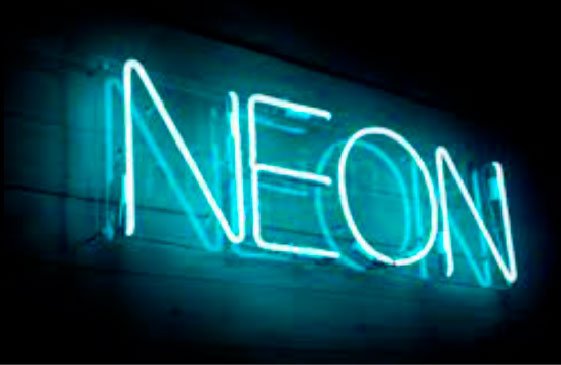 Неоновые вывески: преимущества и особенности